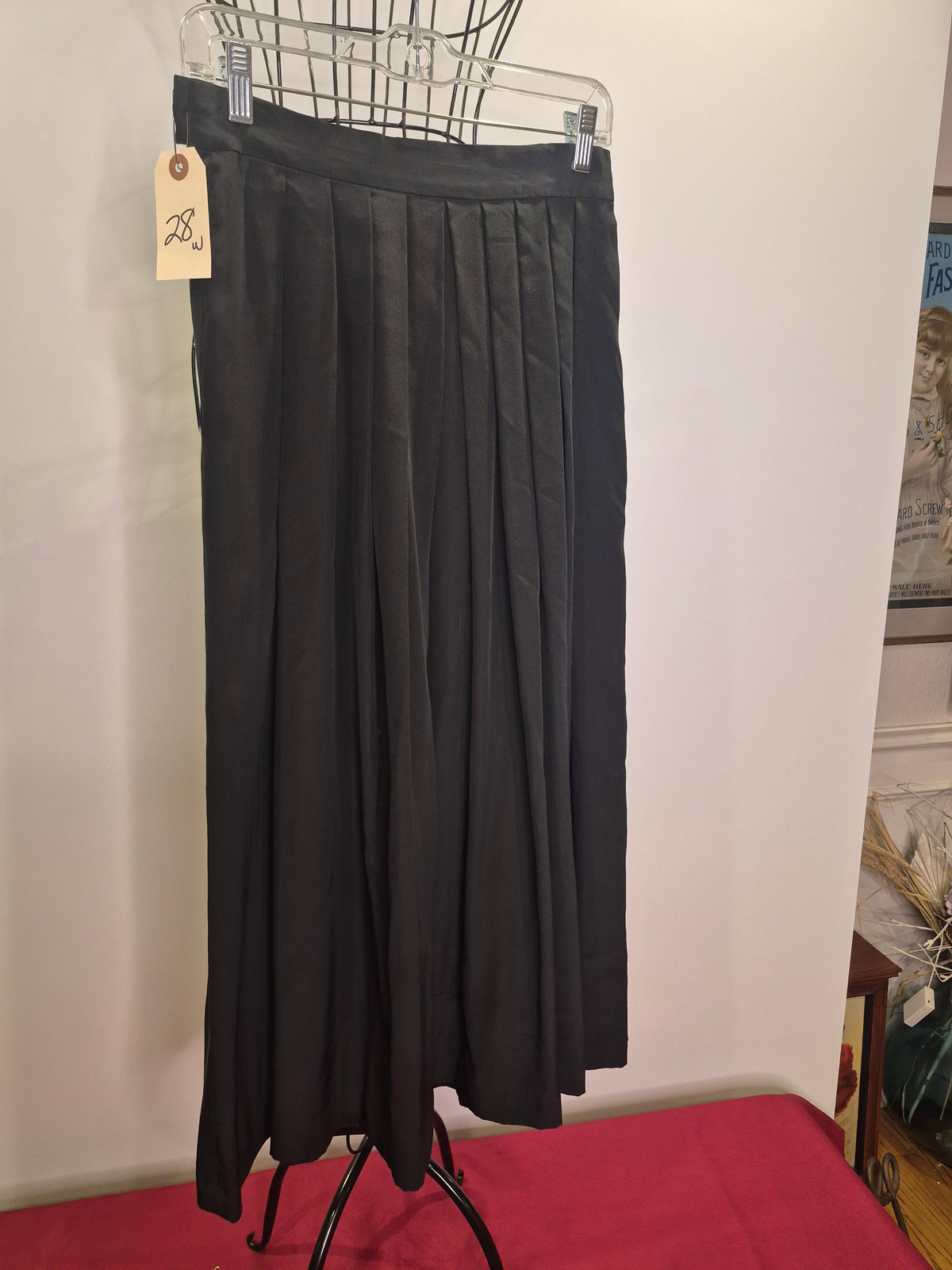 1990s Jaeger 100% silk Pleated Skirt 28in waist Size 6