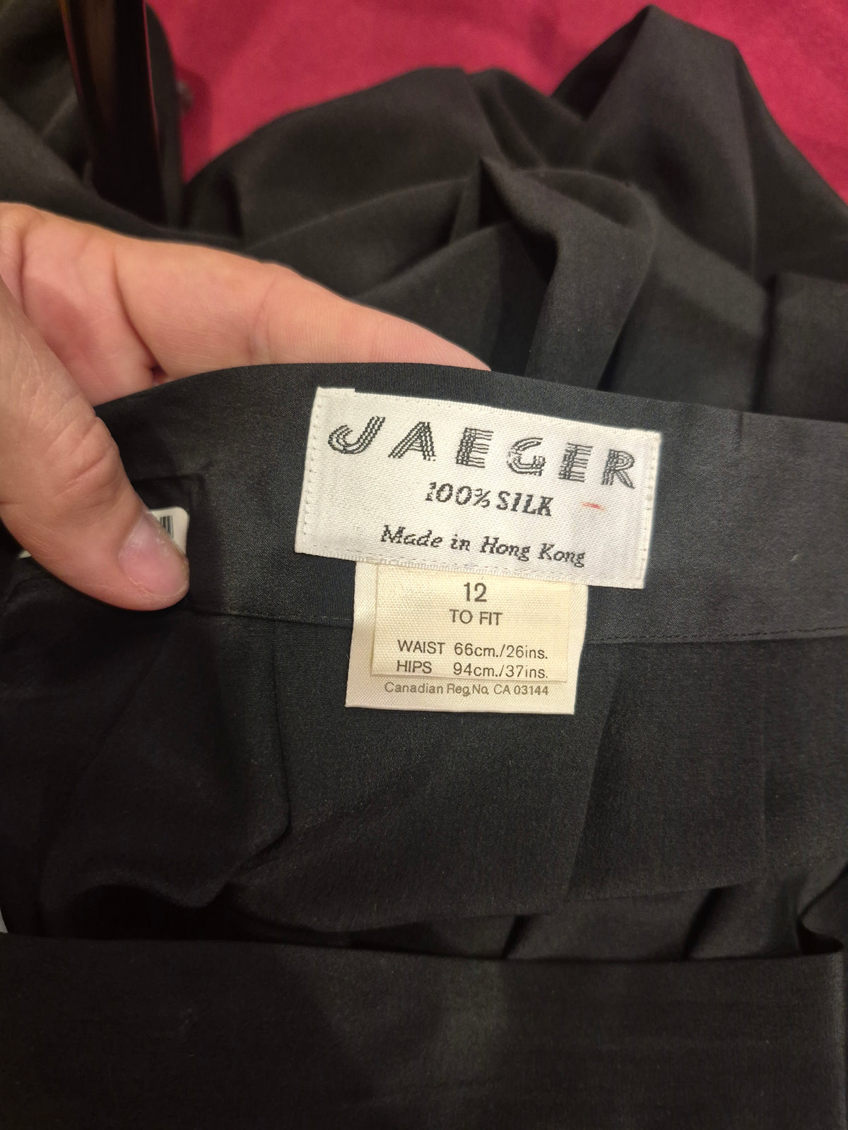 1990s Jaeger 100% silk Pleated Skirt 28in waist Size 6