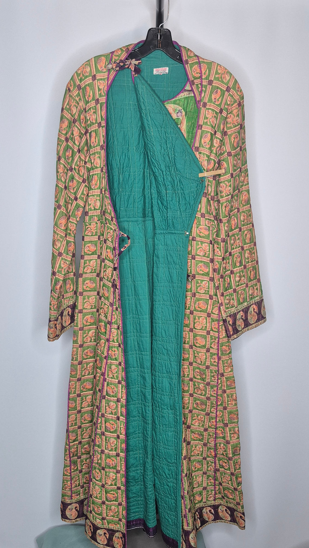 Vintage 1970s Indian Quilted Cotton Wrap Robe – Block Print Paisley Kantha Duster Lounging Gown
