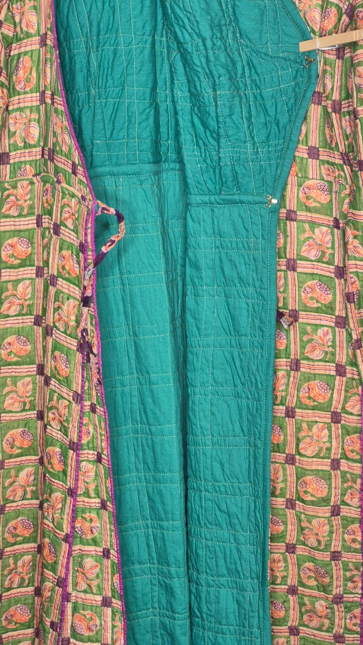 Vintage 1970s Indian Quilted Cotton Wrap Robe – Block Print Paisley Kantha Duster Lounging Gown