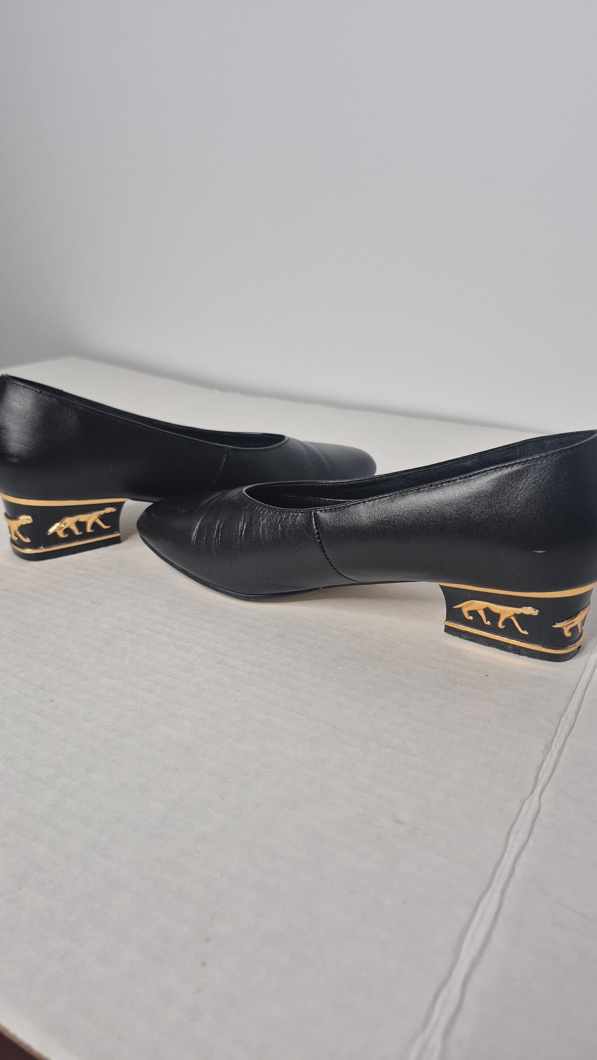 1990s Classique Black Sculpted Gold Panther Low Block Heel Pumps Size 6 WW Wide