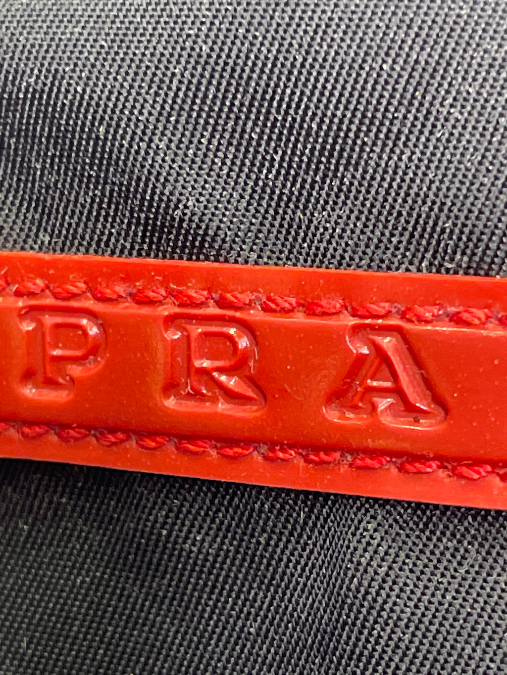 1990s Prada Sport Messenger Bag — Authenticated - 7x7 Black Nylon Red Tab