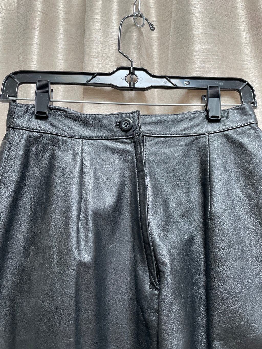 1990s Genuine Leather Pencil Skirt - Size 8 Black mid calf
