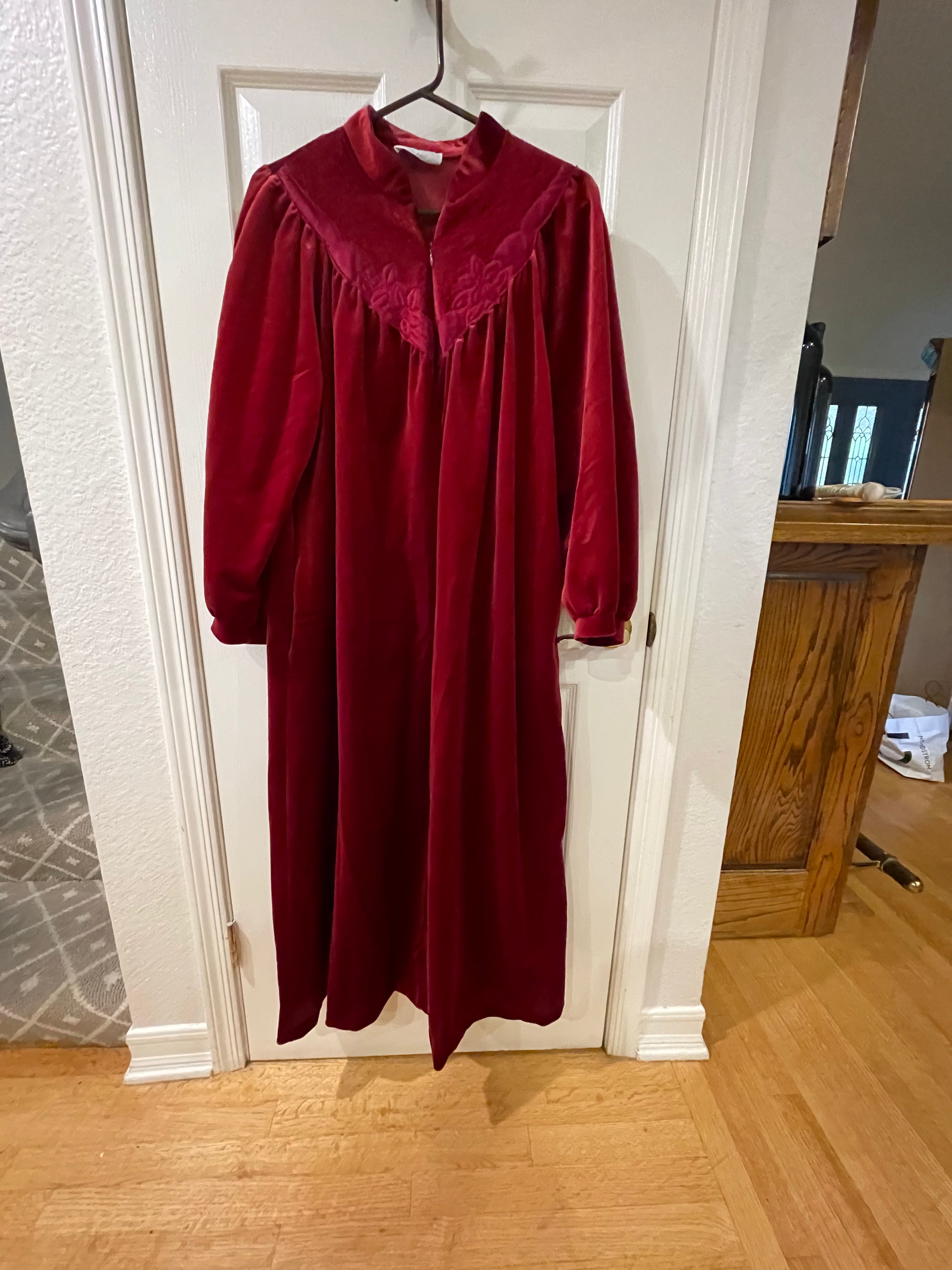 1970s Ms. Elaine Polyester Sleep Robe - Red with Floral Collar