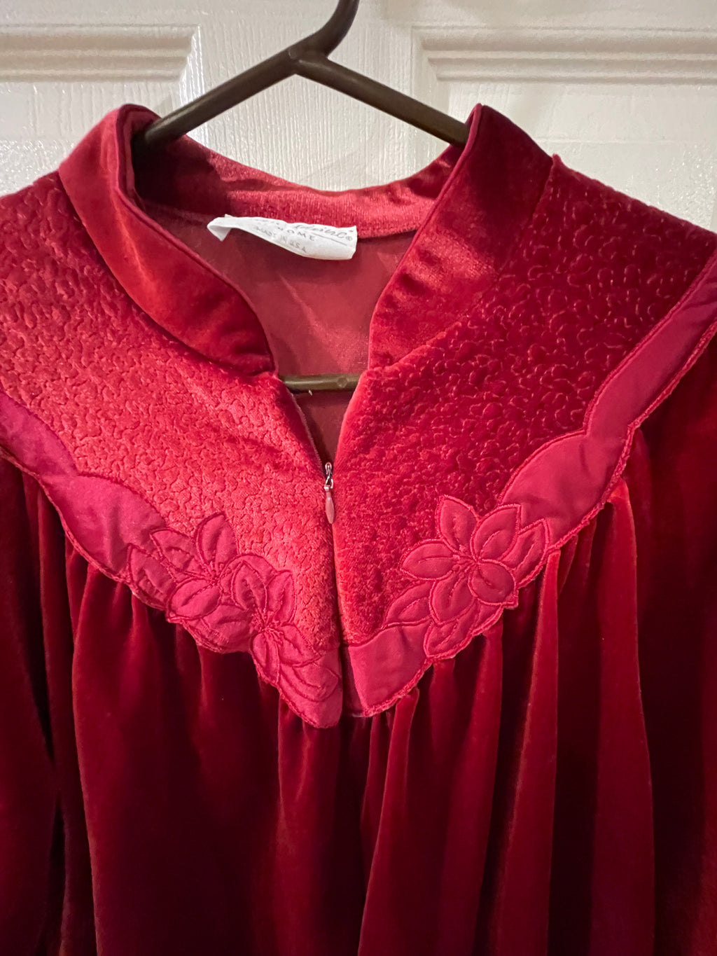 1970s Ms. Elaine Polyester Sleep Robe - Red with Floral Collar