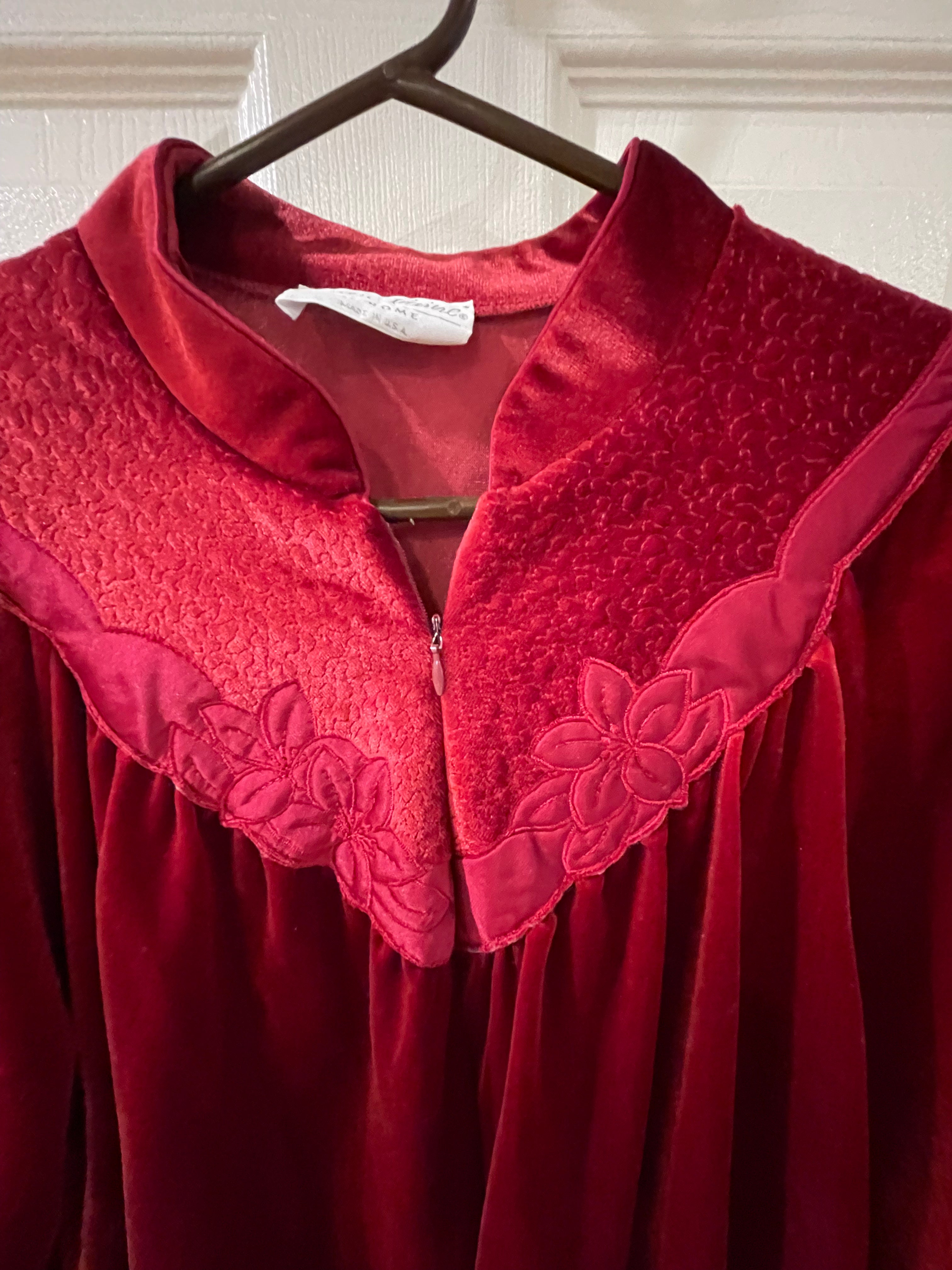 1970s Ms. Elaine Polyester Sleep Robe - Red with Floral Collar