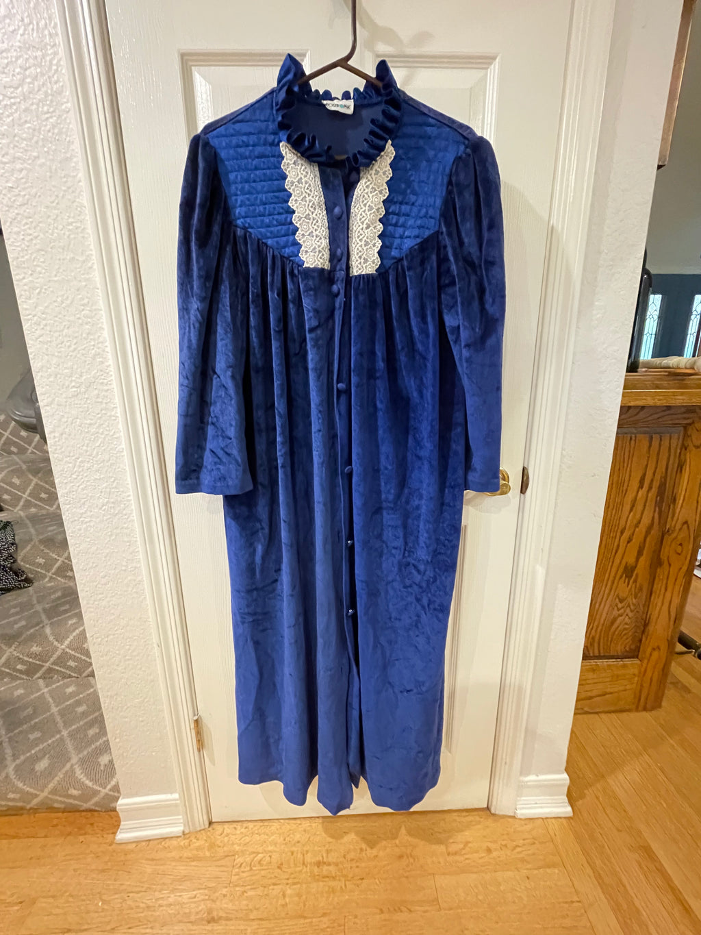 1970s Apostrophe Nylon Sleep Robe Sz Large - Royal Blue Button front