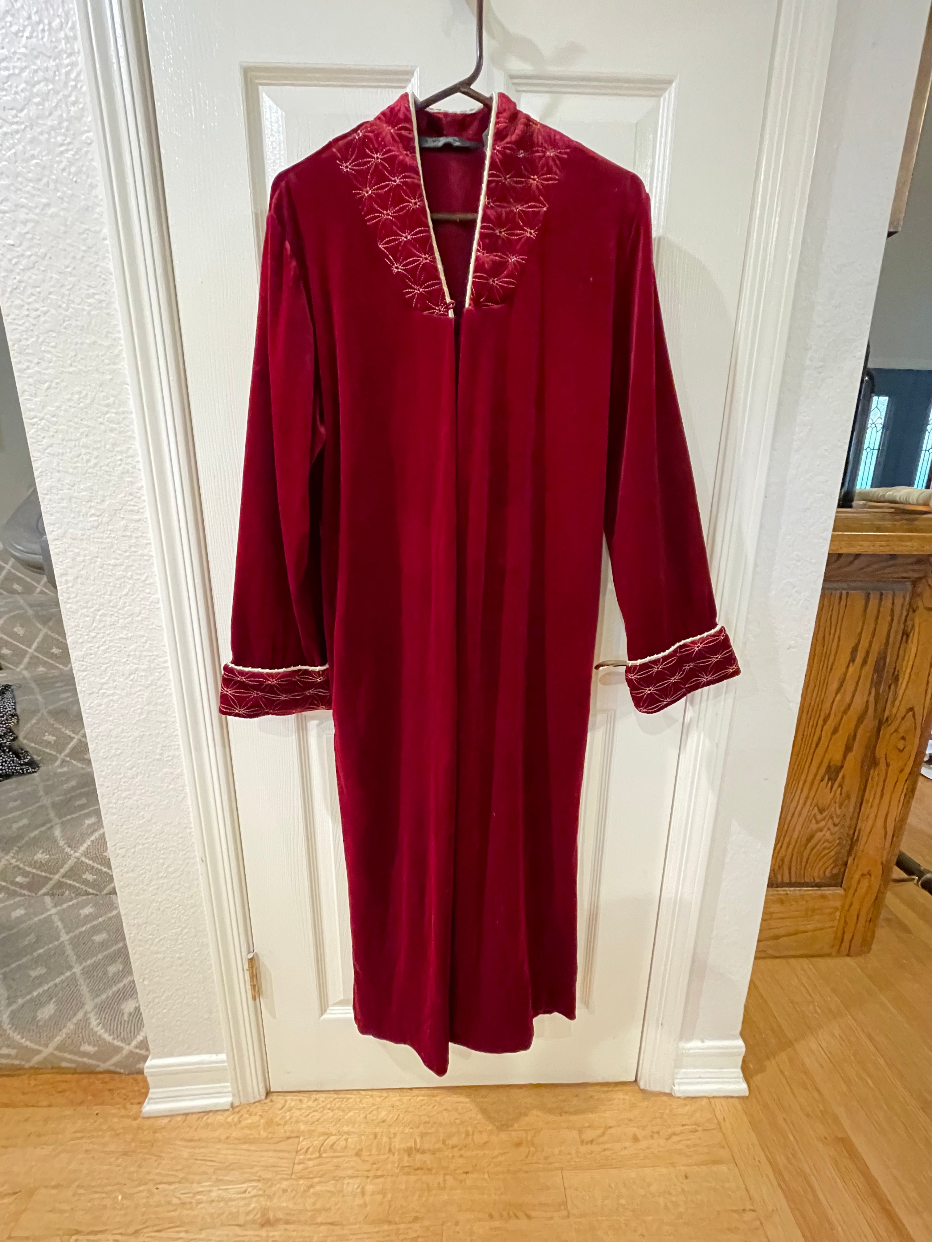 1970s Ms. Elaine Polyester Sleep Robe - Red with Yellow Sitching