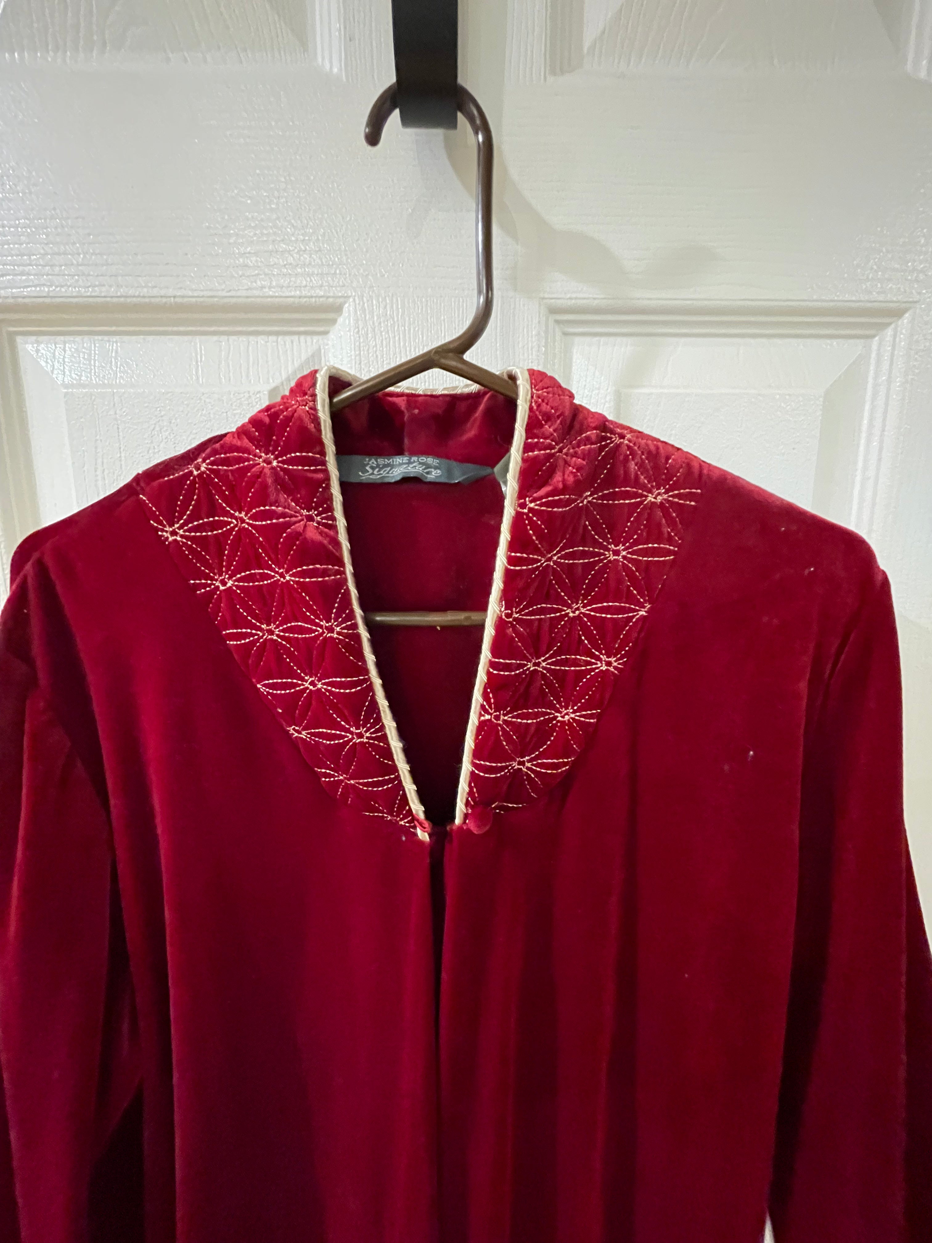 1970s Ms. Elaine Polyester Sleep Robe - Red with Yellow Sitching